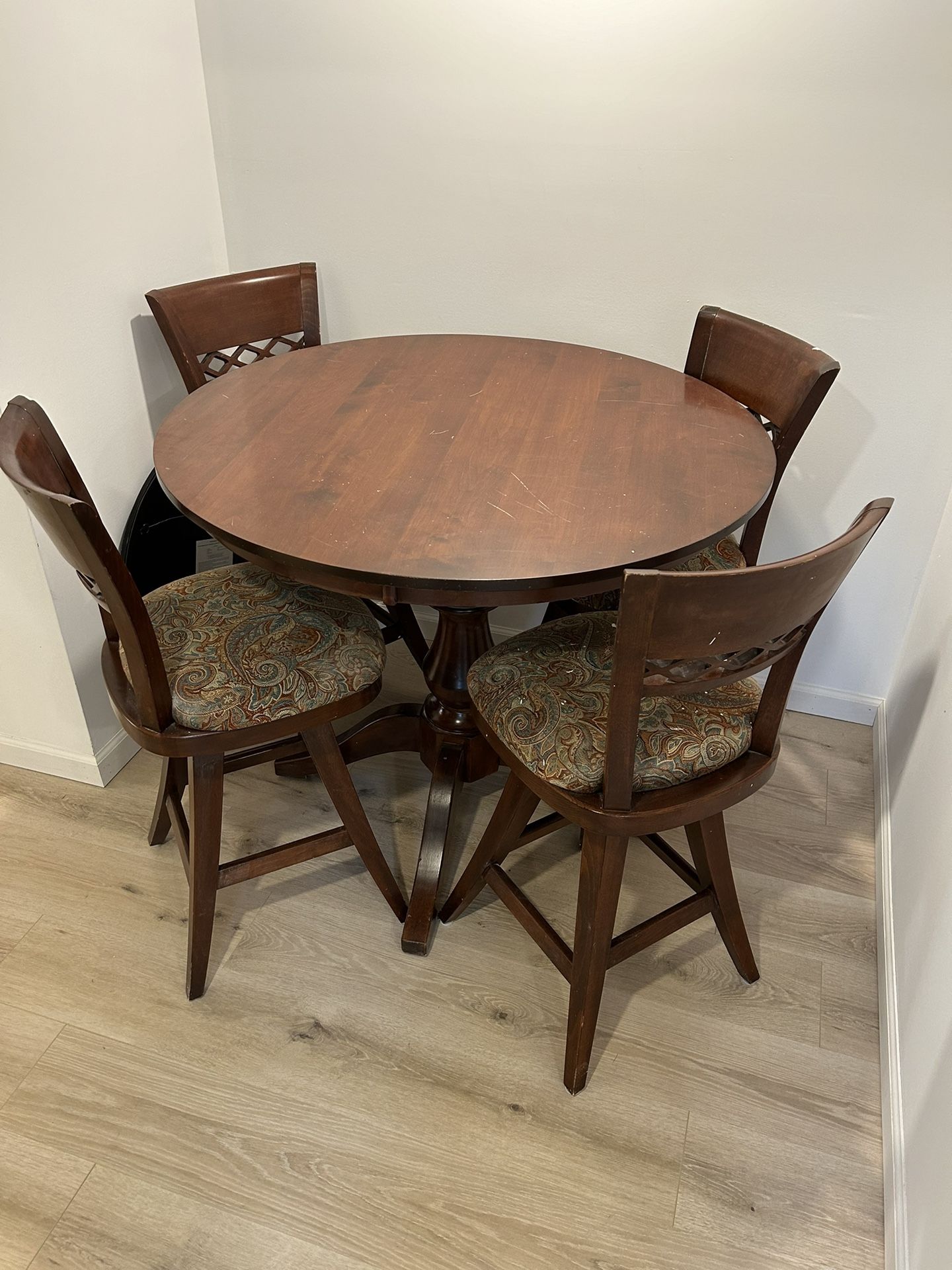 Kitchen Table With Chairs