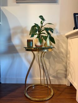 Mid Century Modern Gold Hollywood Regency Side Table
