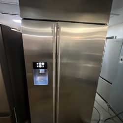 Ge Monogram 42” BUILT JN REFRIGERATOR 2022 