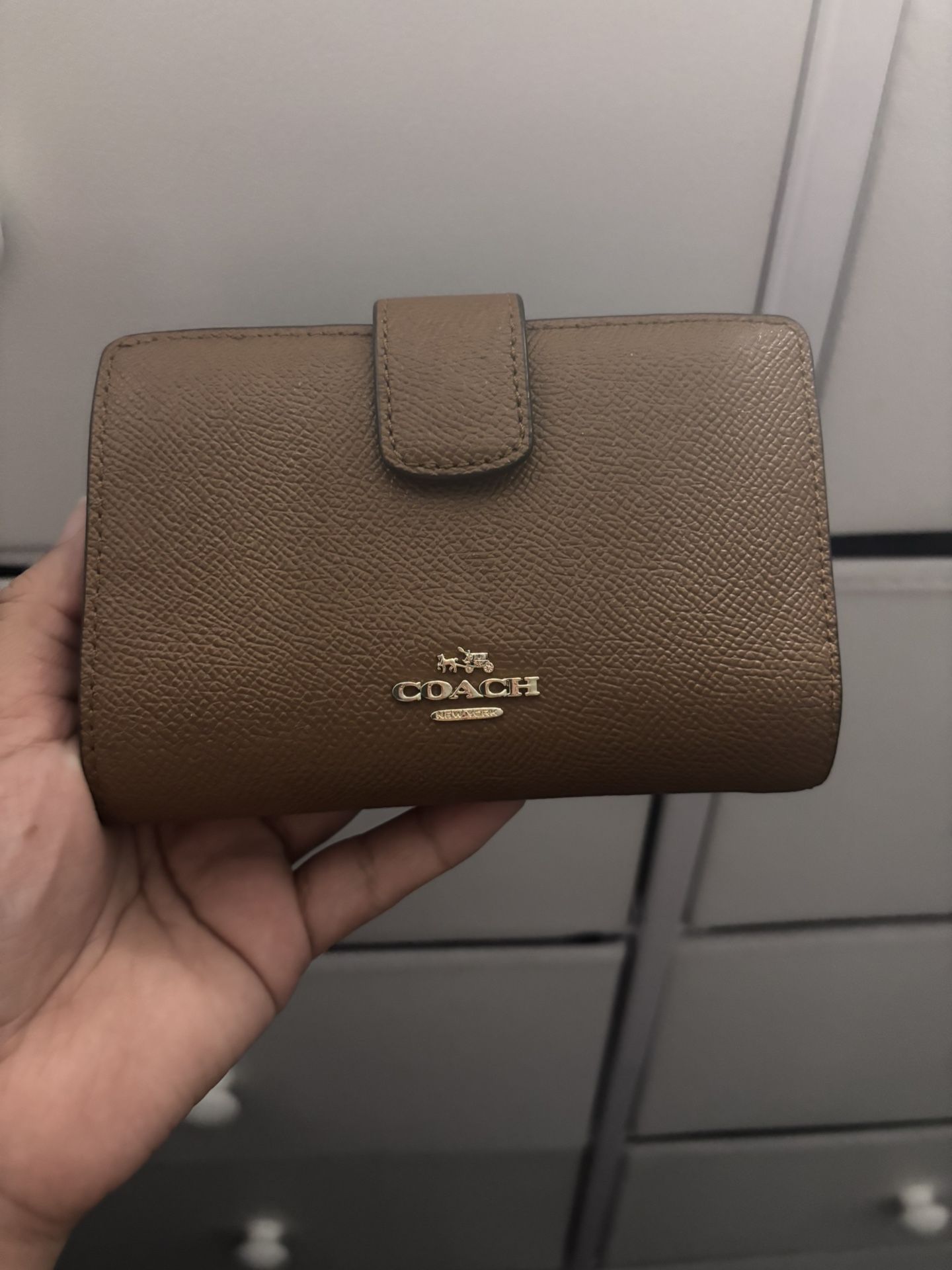 Coach Medium Corner Zip Wallet