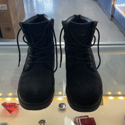 Women’s Boots Size 6