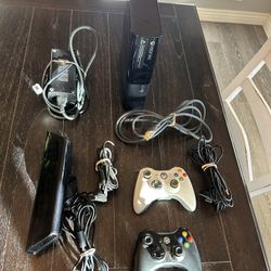 Microsoft Xbox 360 E 250GB 