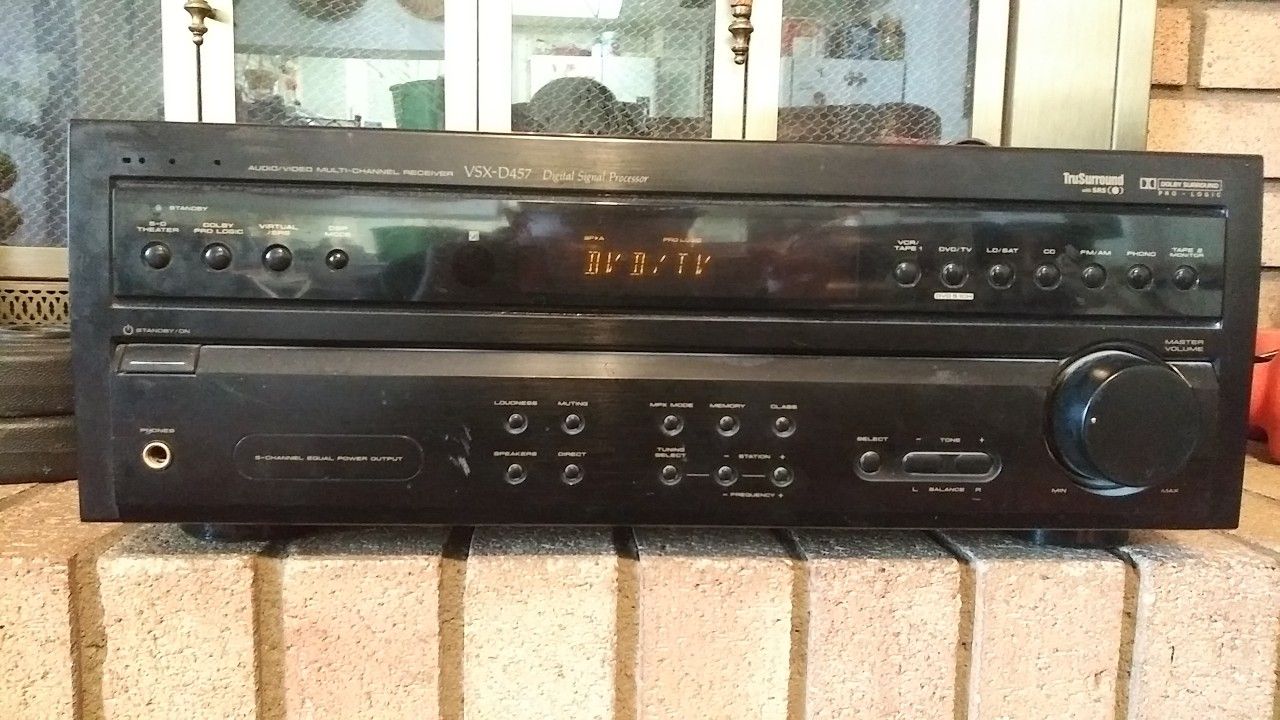 Pioneer VSX-D457 Surround Receiver