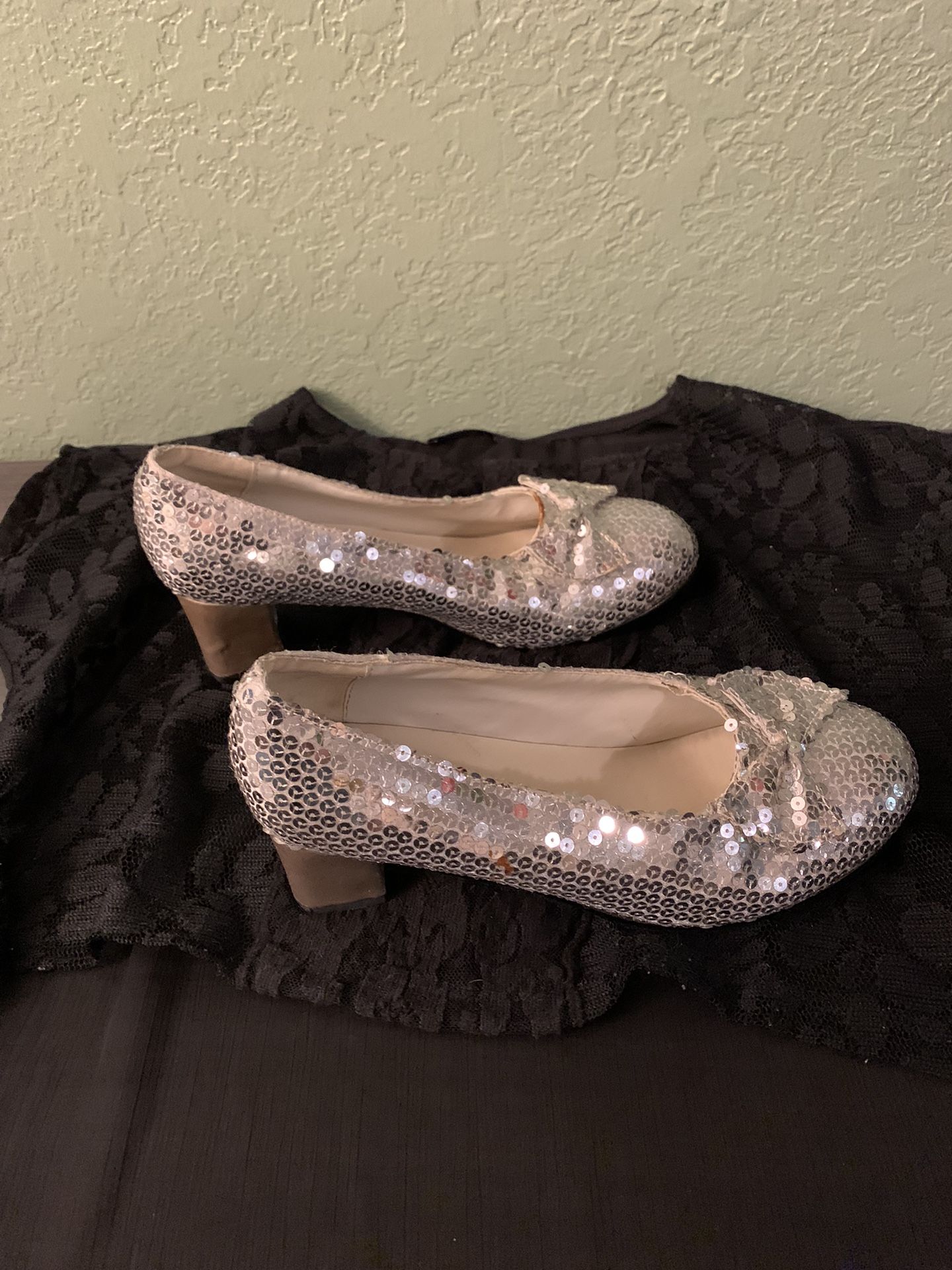 Very Sparkly Shoes Size 8