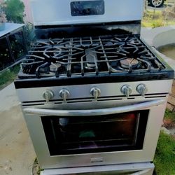 Frigidaire Stove