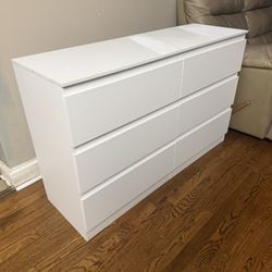 6- Drawer white Dresser 