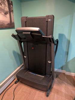 2010 ProForm XP 650E Motorized Treadmill Very Good Condition - Yonkers, NY