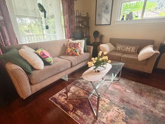 Sofá and love seat for sale