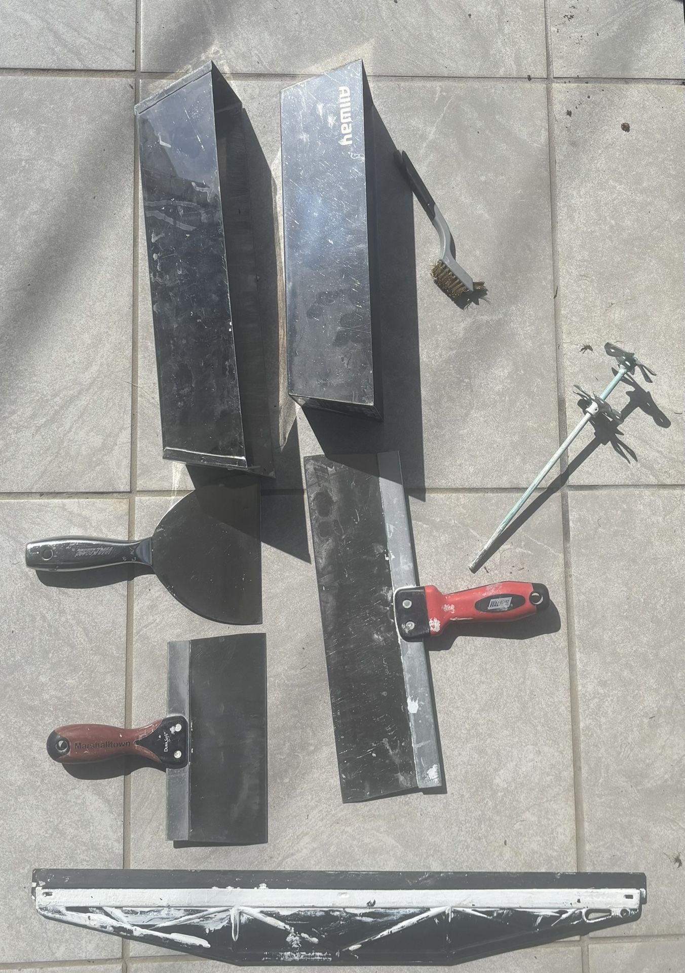 Drywall Knives And Pans