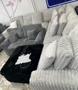 Cozy Stunning stylish sectional!