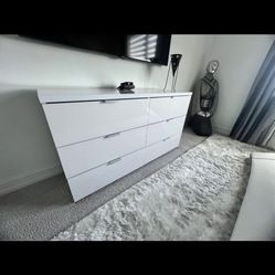 Modern bedroom set queen