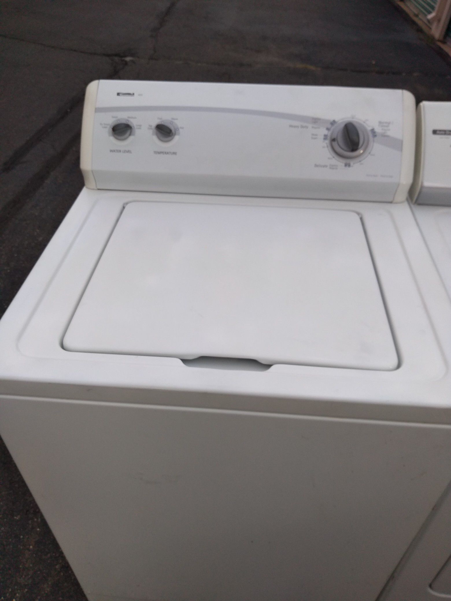 Large-capacity Kenmore washer excellent new condition reliable and ready to use curbside delivery or pickup is