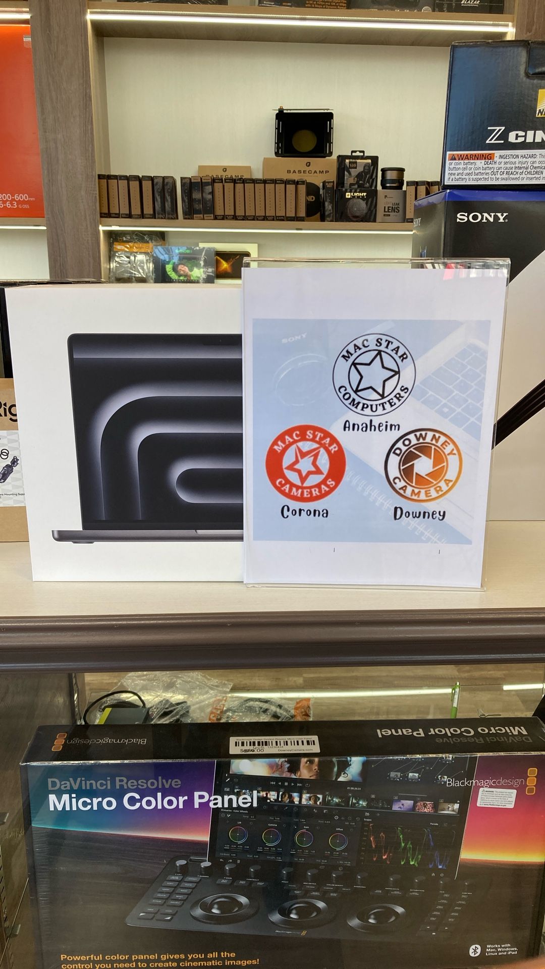 14”MacBook Pro M5 32Ram 1TB SSD <.