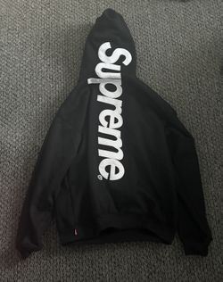 Supreme Hoodie.