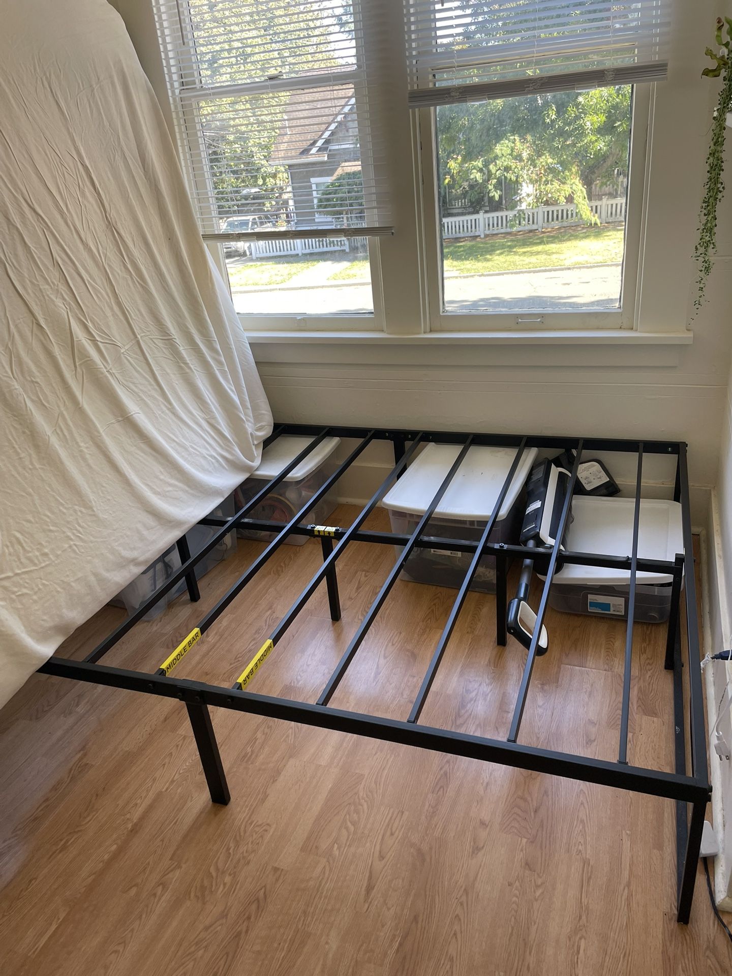 Queen Size Metal Bed Frame