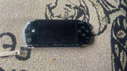PSP 1001, 6 Games, 11 Movies, Charger, 2 Cases, 2 Memory Cards