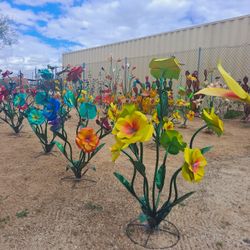 Metal Yard Art,  Wind Spinners & POTTERY 🌵 