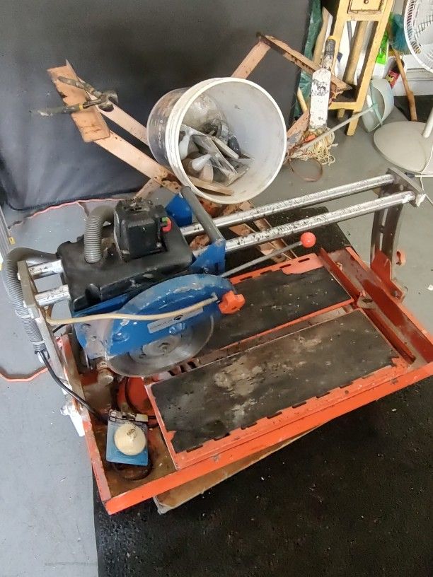 RUBI Wet Tile/Paver Cutting Saw W Stand