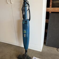 Vintage De’Longhi Scopa Vacuum! 