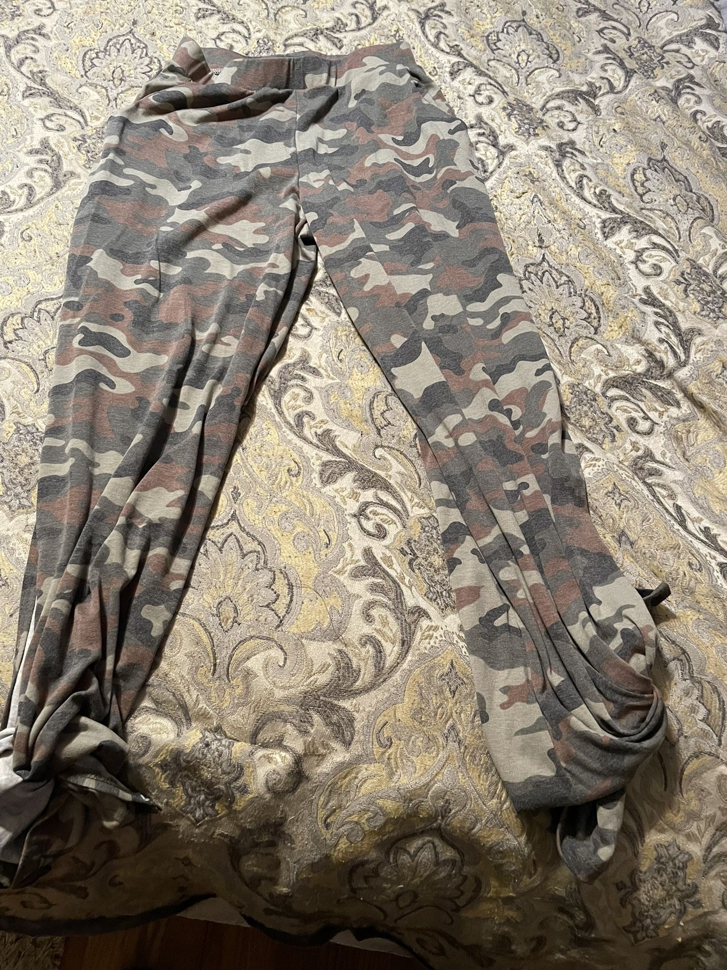 Womens Size Small Dressy Slit Camo Pants