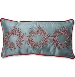 2 wreath Lumber pillow