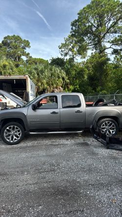 4x4 Pickup Truck for Parts or Salvage