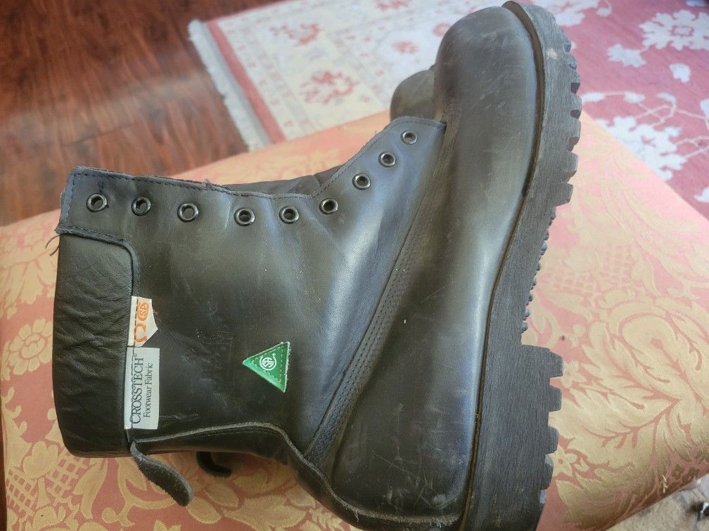 Black Diamond CSA Work Boots – Made in Canada – Hard Toe CrossTech Gore-Tex size 13