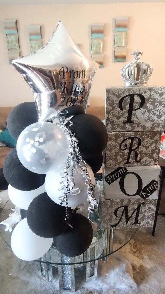Black 🖤 White 🤍 Silver Prom King 👑 Prom Queen 2024 Balloon Columns 