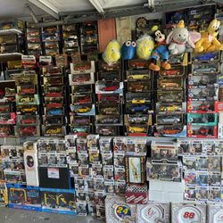 The Amazing Deal Toy Garage. 