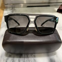 Louis Vuitton Men’s Enigme Louis Vuitton Z0361U Enigme GM Sunglasses