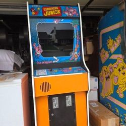 3 ARCADE MACHINES