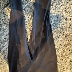 Lulu lemon Black Workout Pants Size 4
