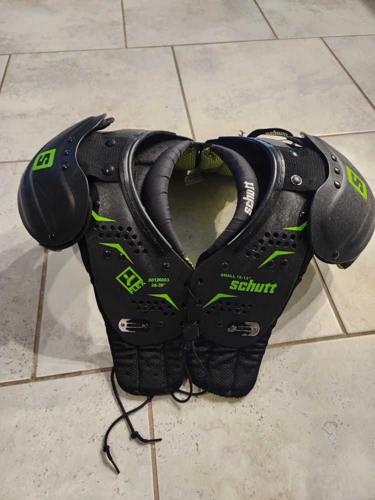 Medium Football Pads Size 12-13