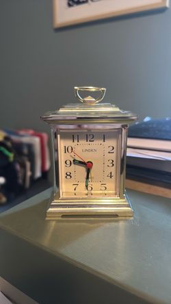 Linden Mantle Clock