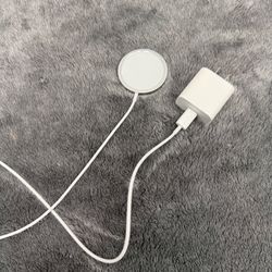 Wireless Cell Phone, Airpods, etc Charger in great shape!  