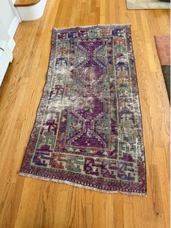 Vintage 3’ x 5’ Kilim rug