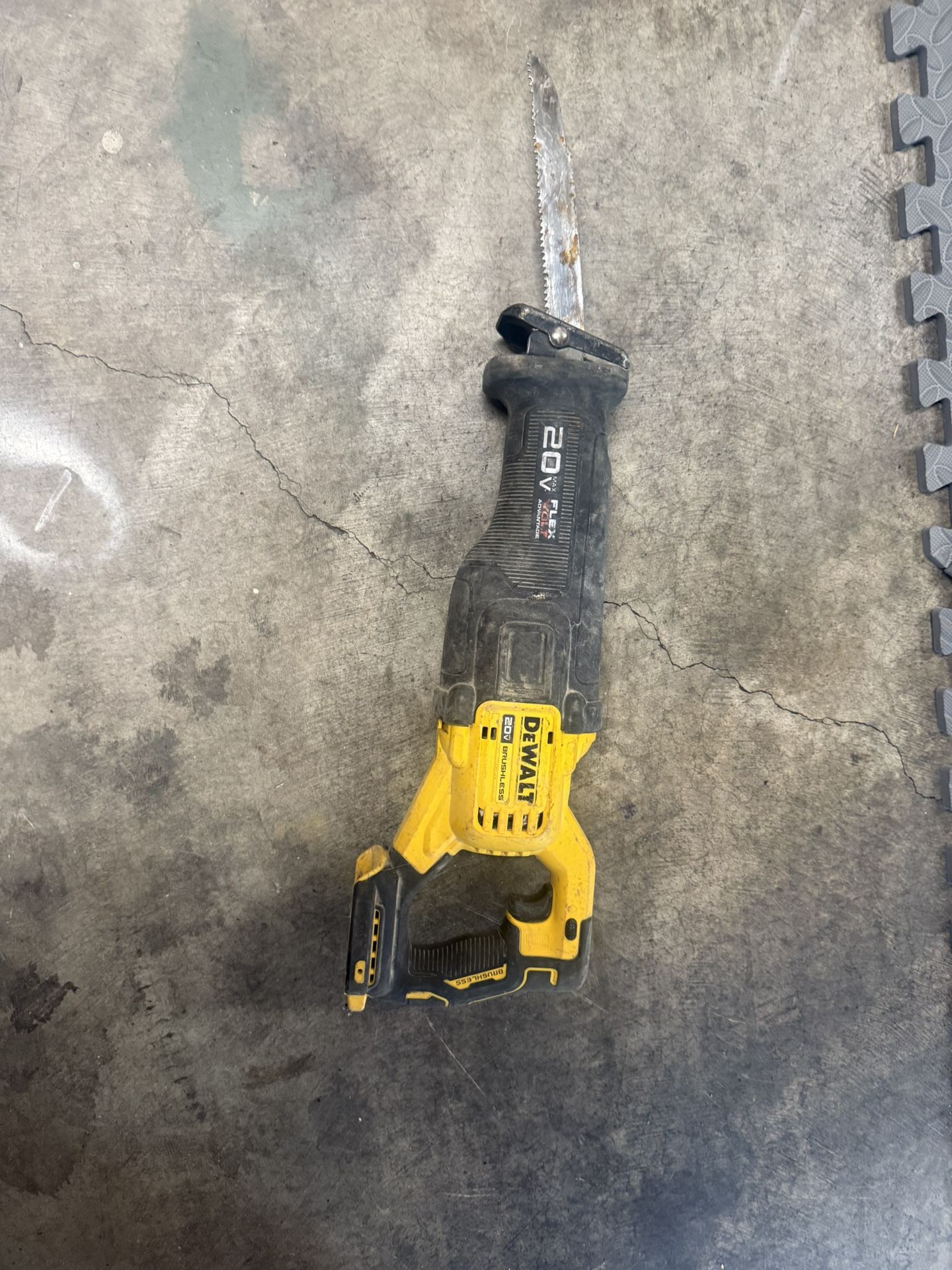 Dewalt Saw Saw