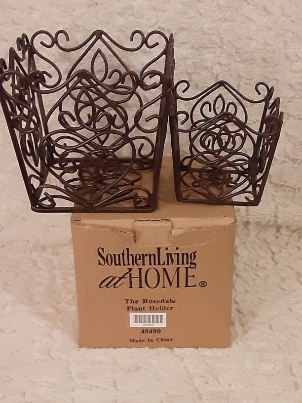Southern Living At Home "The Rosedale " Iron Plant Holder's NIB