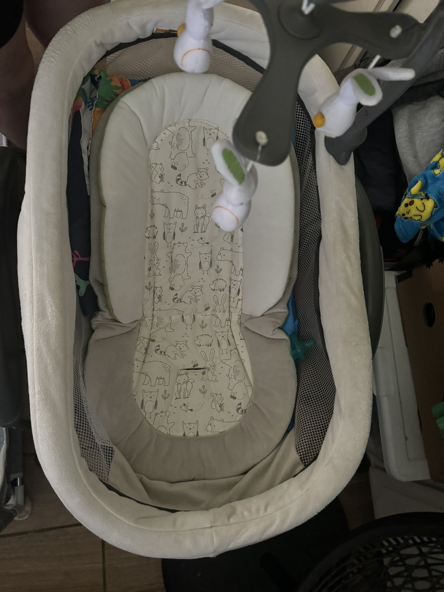 Graco Duo Glider Gliding With Music! for Sale in Riverside, CA