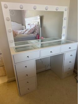 Vanity good condition