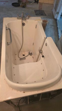 Premium Walk-In Bathtub – Low Step Entry + Built-In Seat