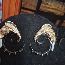 Oversized elephant earrings new