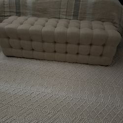 Tufted Bench 