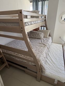 Bunk Bed With Trundle And 3 Mattresses