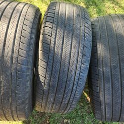 3 Michelin  Tires Less Than 800 Hundred Miles On Them 