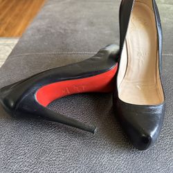 Christian Louboutin red bottom heels Size 39