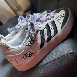Hello Kitty Shoes