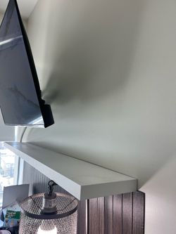 Floating shelf