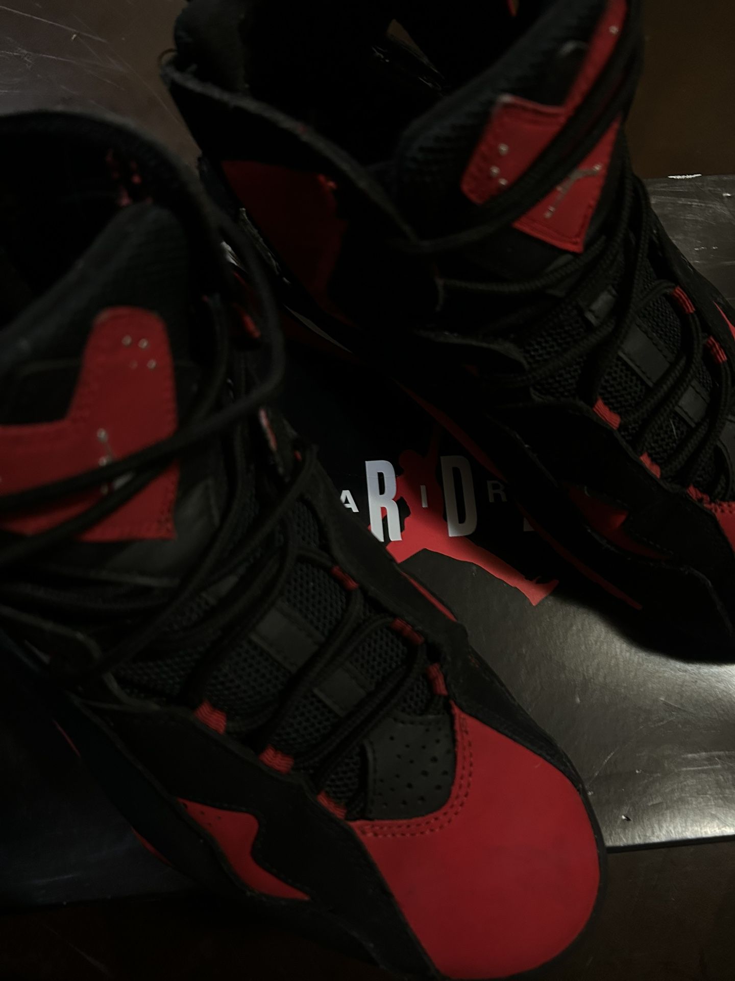 Jordan True Flight, in black red. size US 10.5 UK 9.5