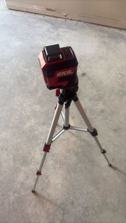 This is a SKIL 360-degree self-leveling red cross line